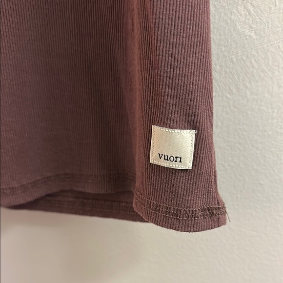 Vuori Ribbed Tee - Picture 2 of 4